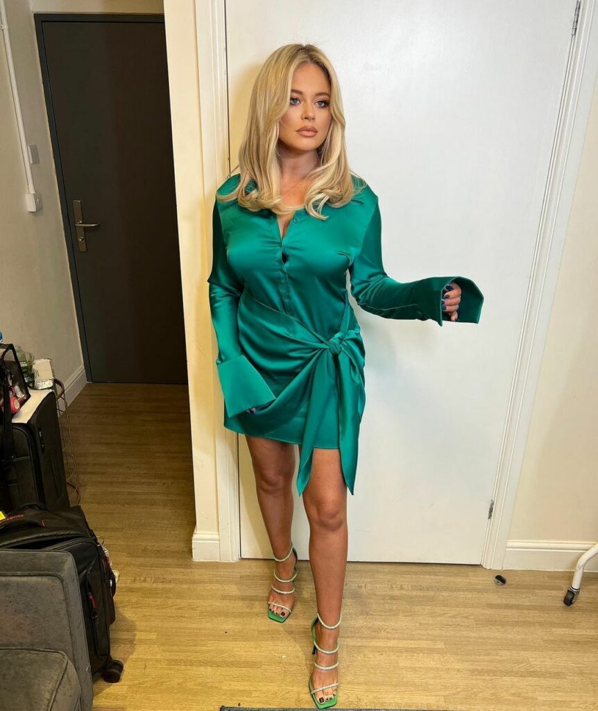 Emily Atack Feet (5 sexy-photos)