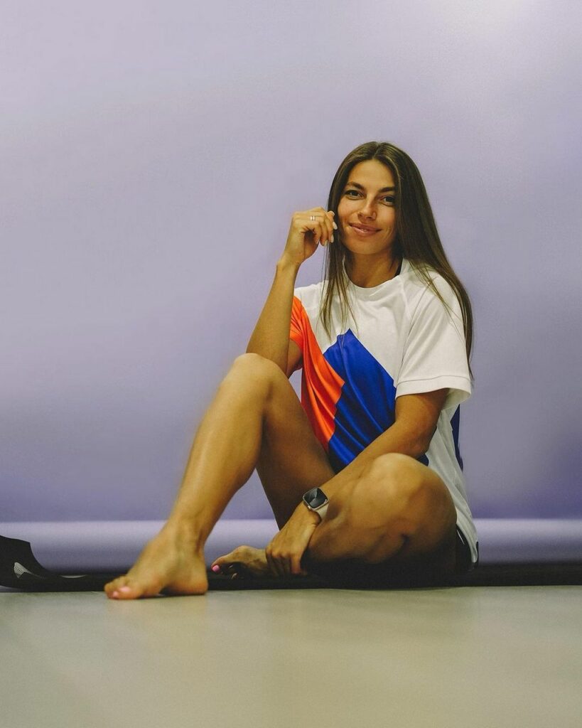 Maryna Bekh Romanchuk Feet (6 photos)