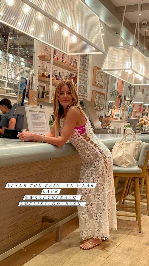 Kelly Bensimon Feet (4 sexy-photos)