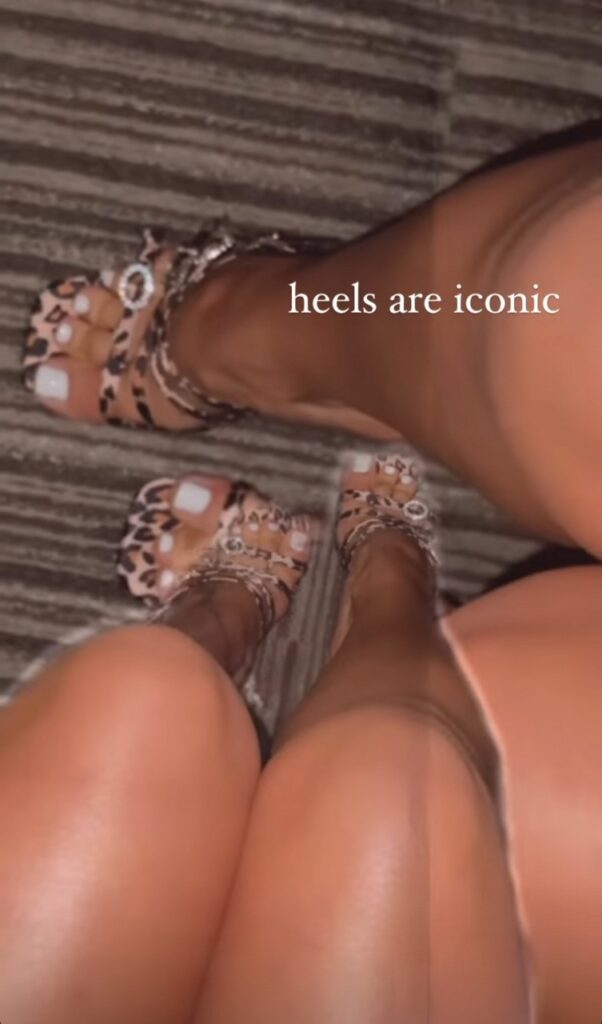 Ashton Locklear Feet (5 images)