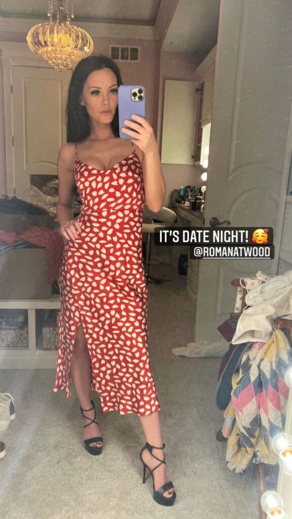 Brittney Smith Feet (2 pictures)