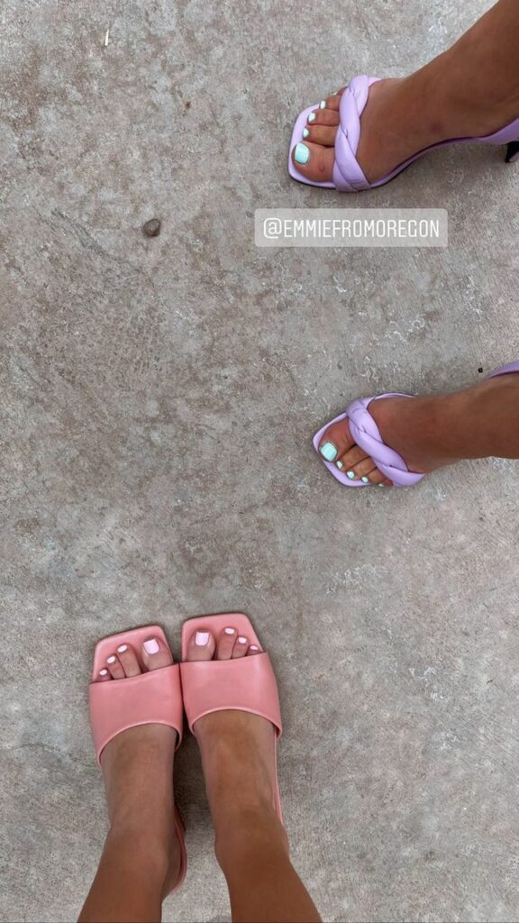 Alex Hogan Feet (2 images) Sexy Feets - Celeb Feets