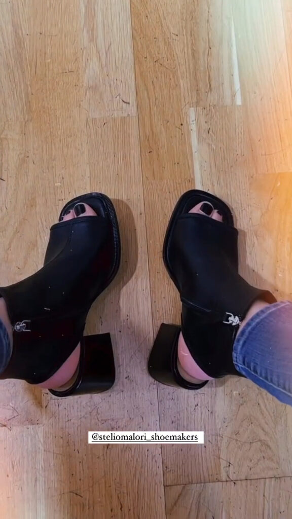 Camilla Mangiapelo Feet (4 images)