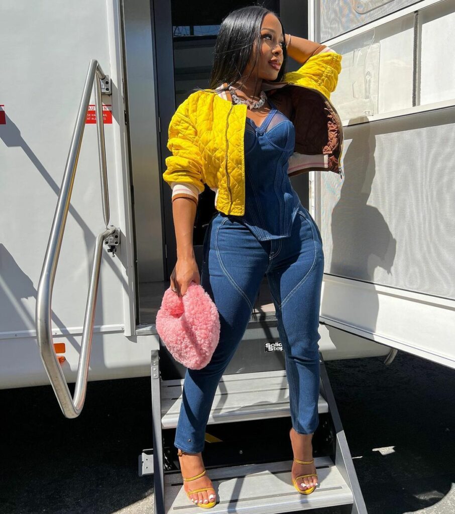 Jayda Cheaves Feet (3 images)