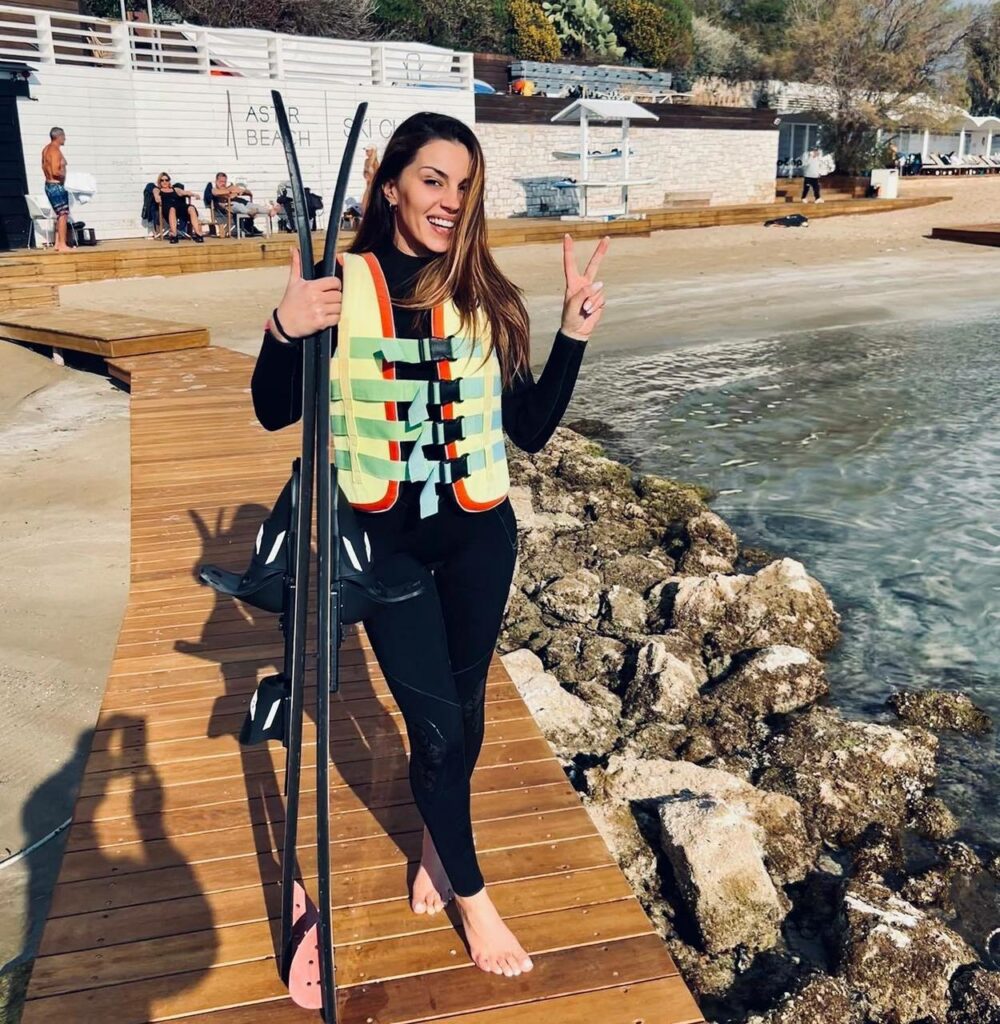 Christina Koletsa Feet (4 photos)