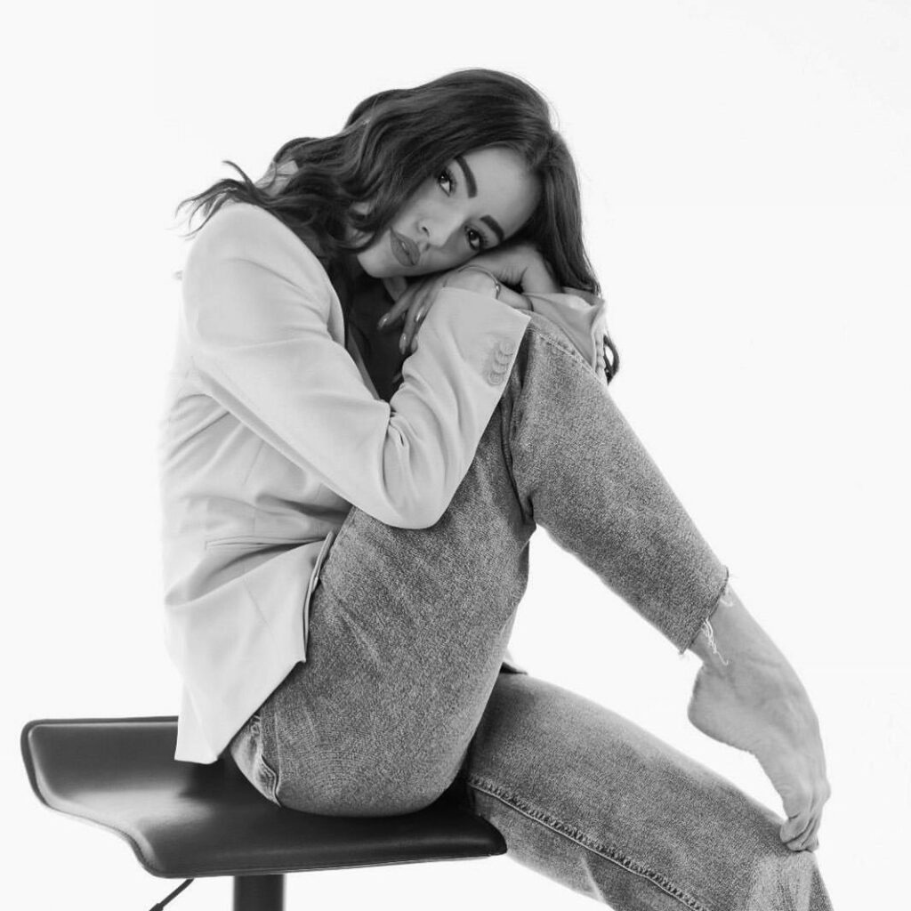 Virginia Vorraro Feet (11 photos)