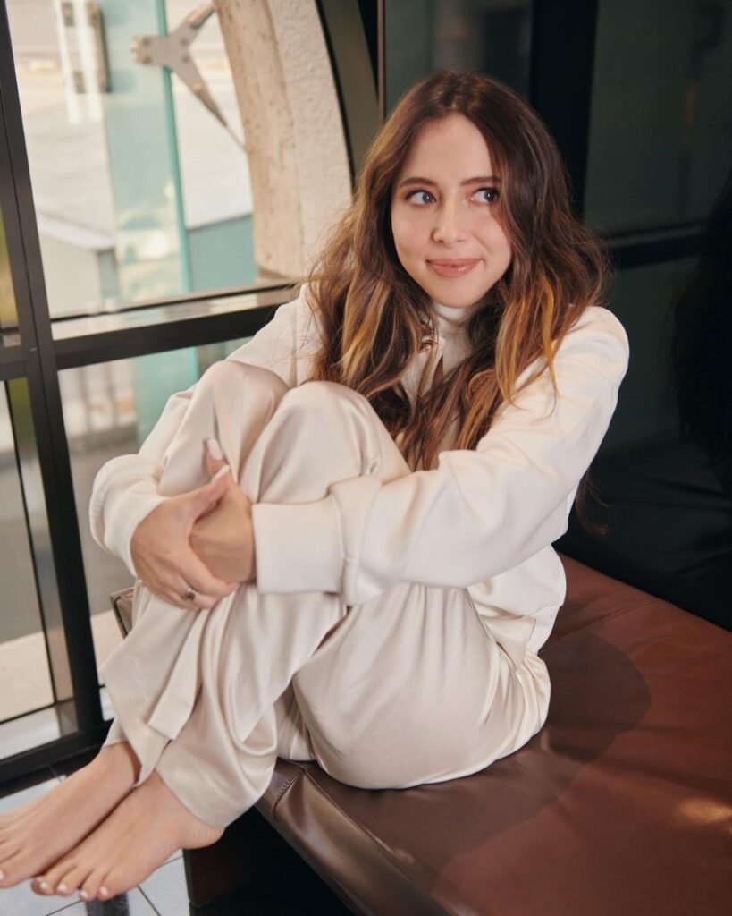Esther Povitsky Feet (2 photos)