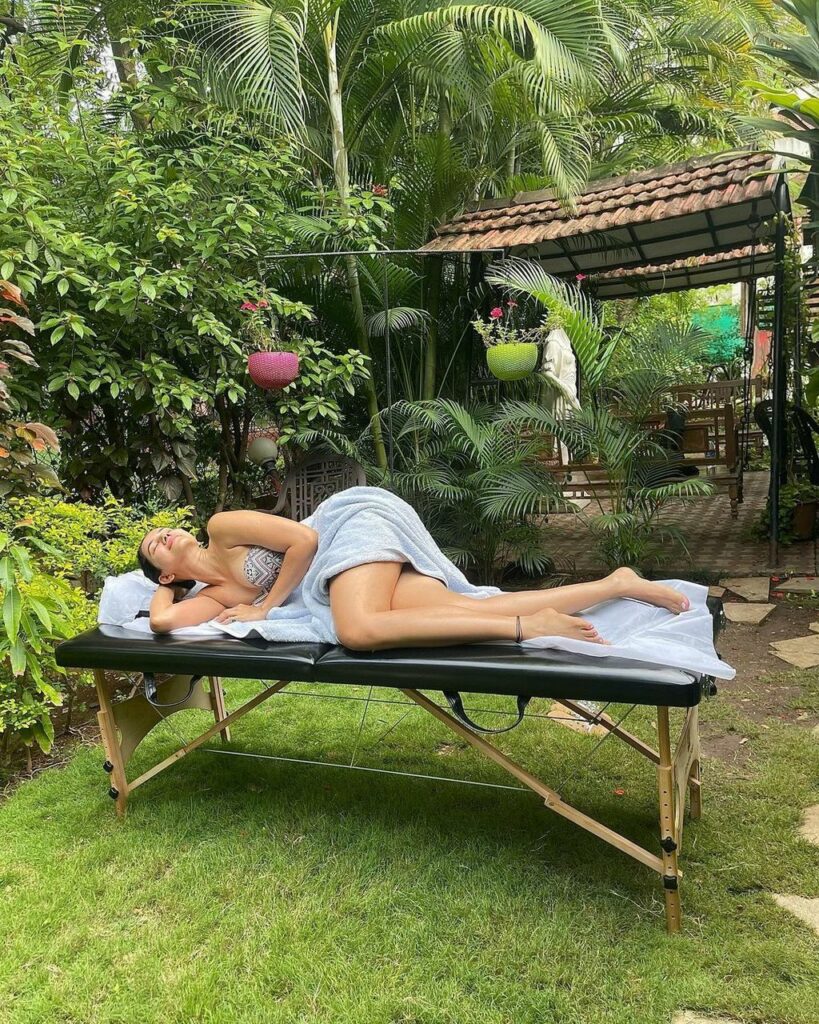 Sonalli Sehgal Feet (2 images)