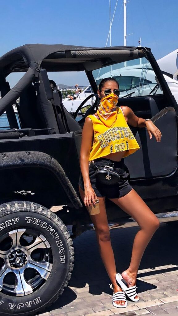Senna Guemmour Feet (10 images)
