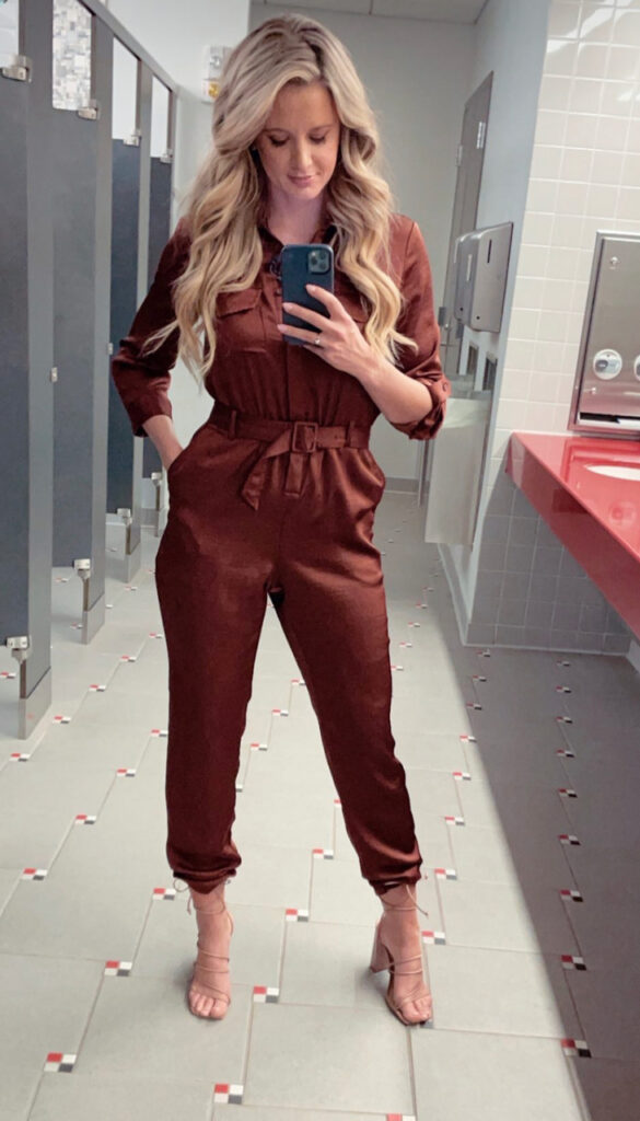 Kelsey Riggs Feet (4 pics)