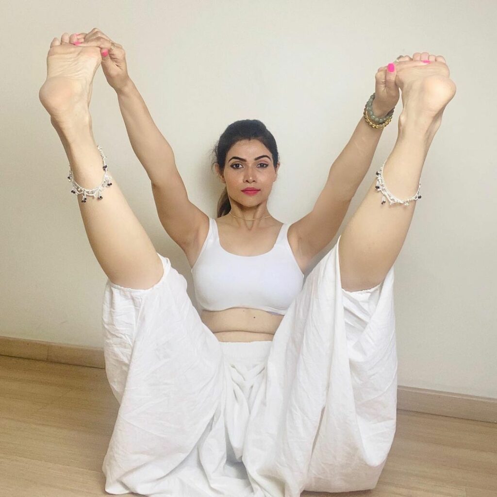 Poonam Yadav Feet (8 pictures)