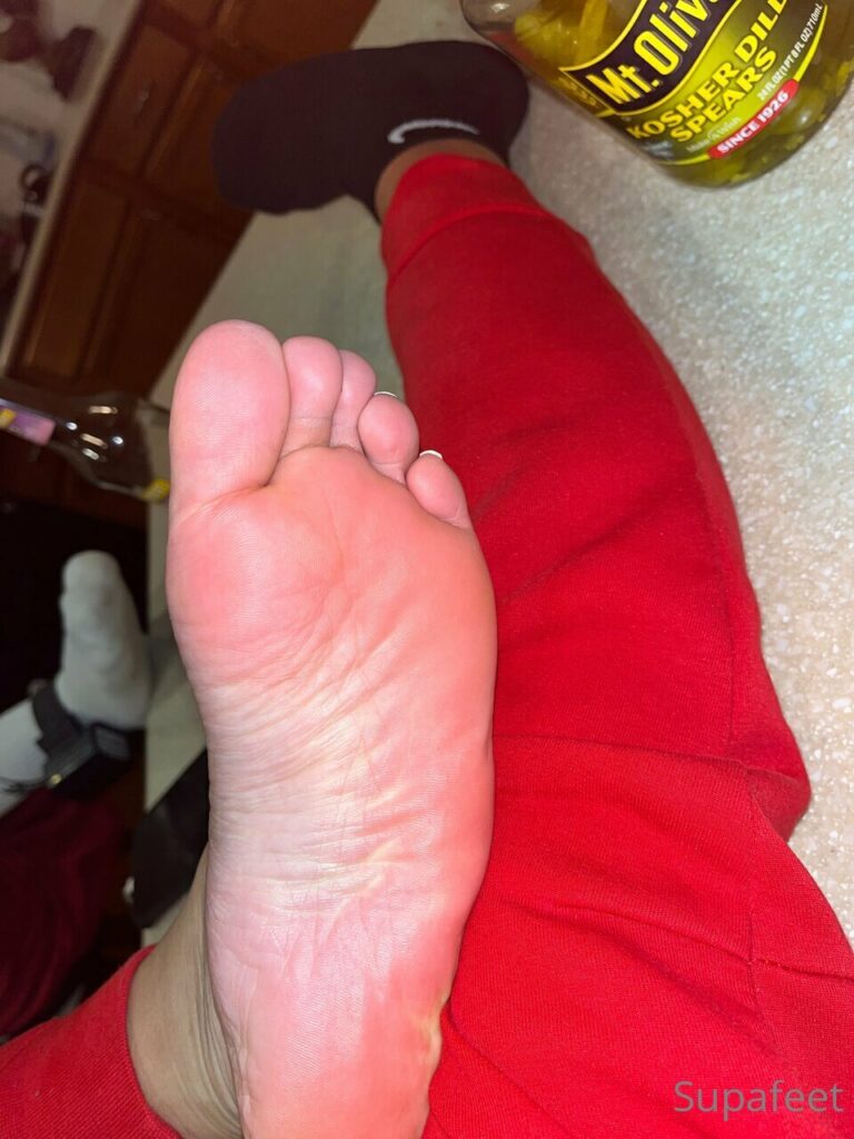 Supa Peach Feet (20 photos)
