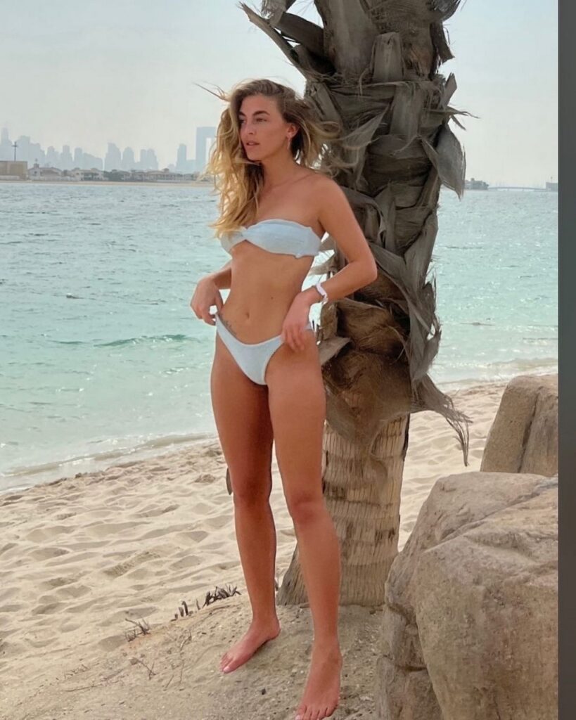 Tara Sumner Feet (16 photos)