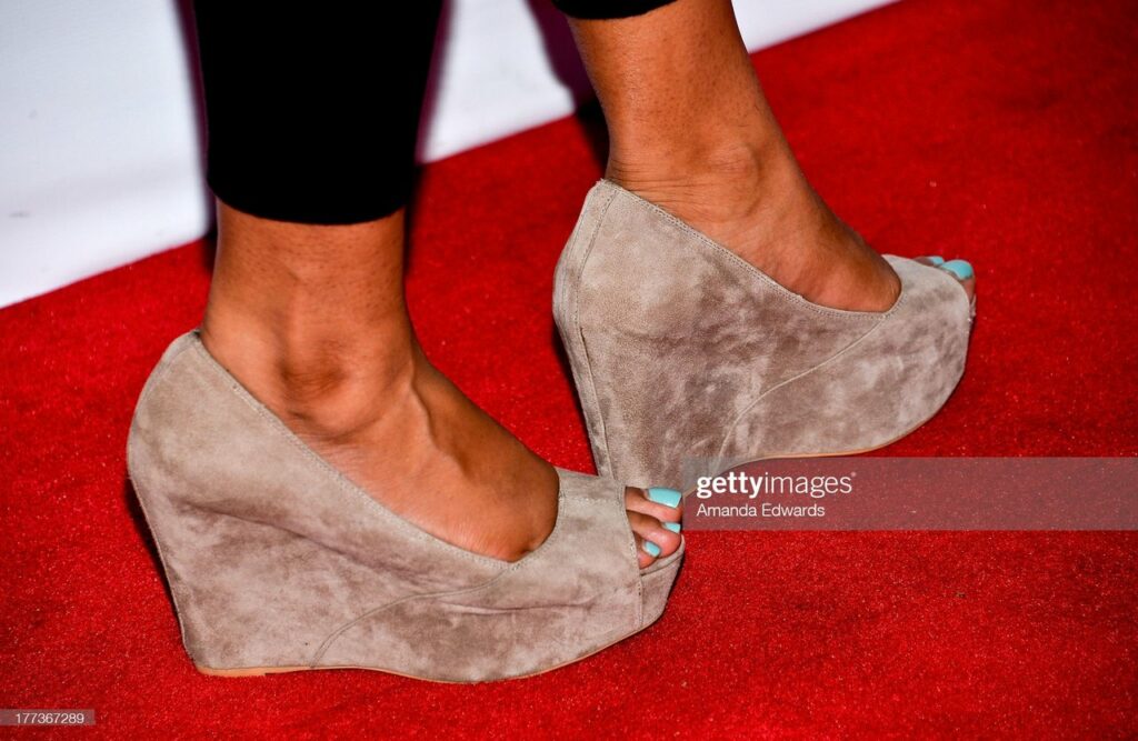 Aarti Sequeira Feet (24 images)