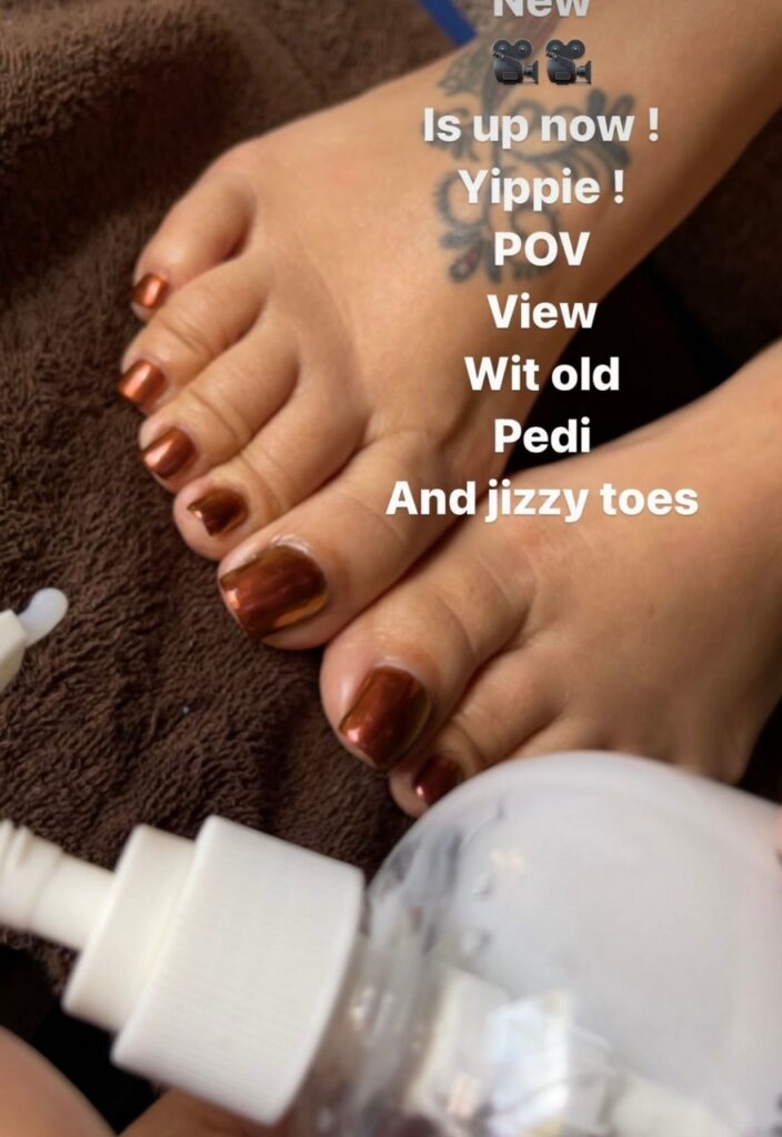 Deedee Rican Feet (9 sexy-photos)