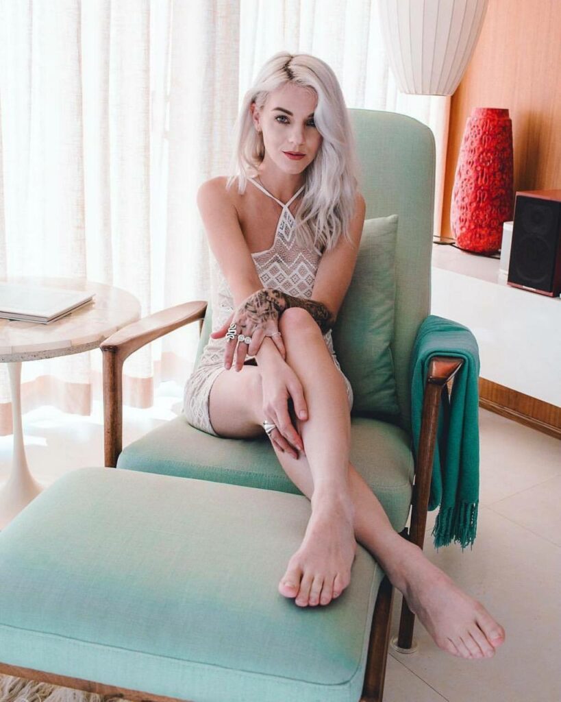 Heidi Herrington Feet (73 photos)