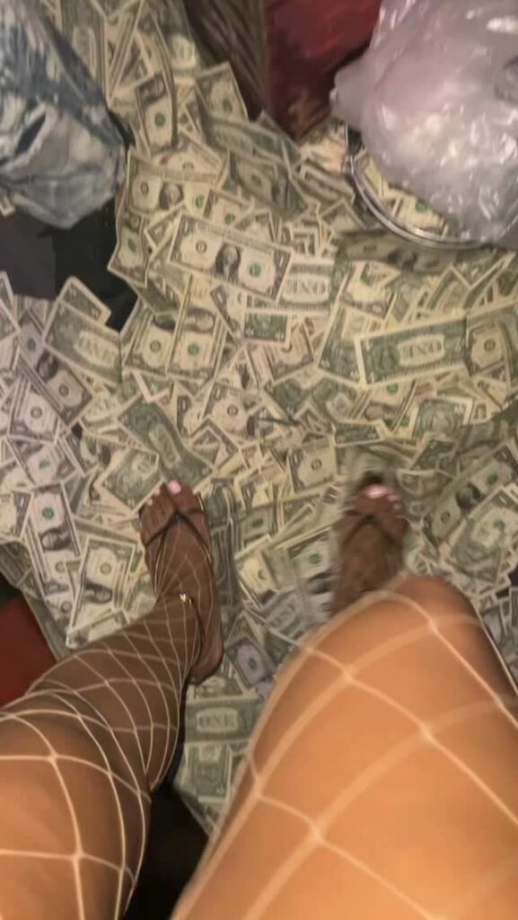 Nya Lee Feet