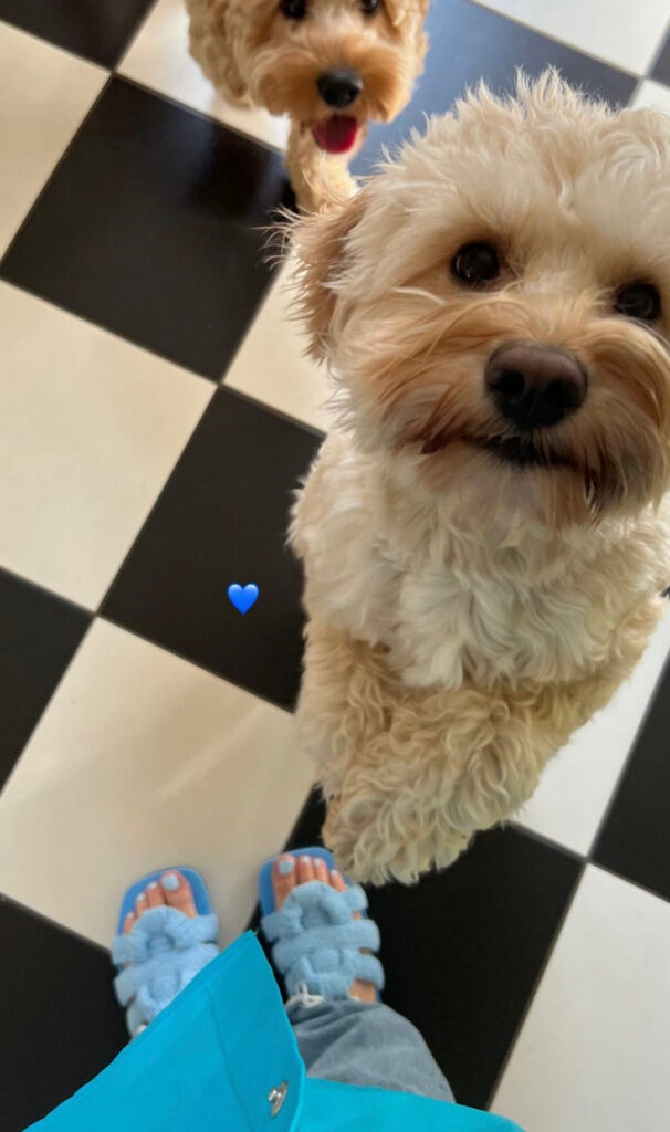 Mikky Kiemeney Feet
