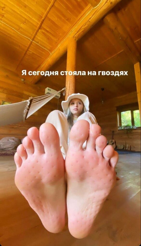 Yuliya Gavrilina Feet (4 images)