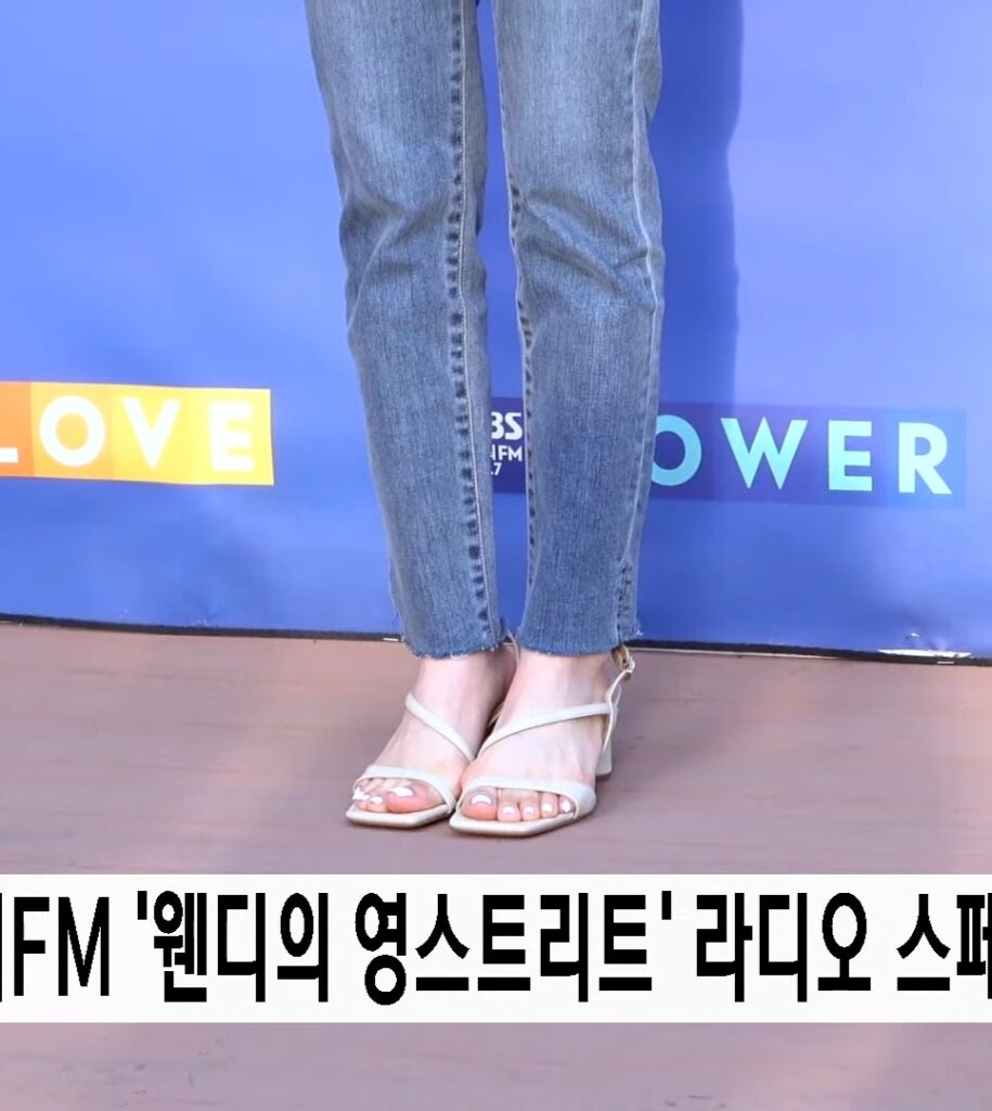 Joo Hyun Bae Feet (14 pics)