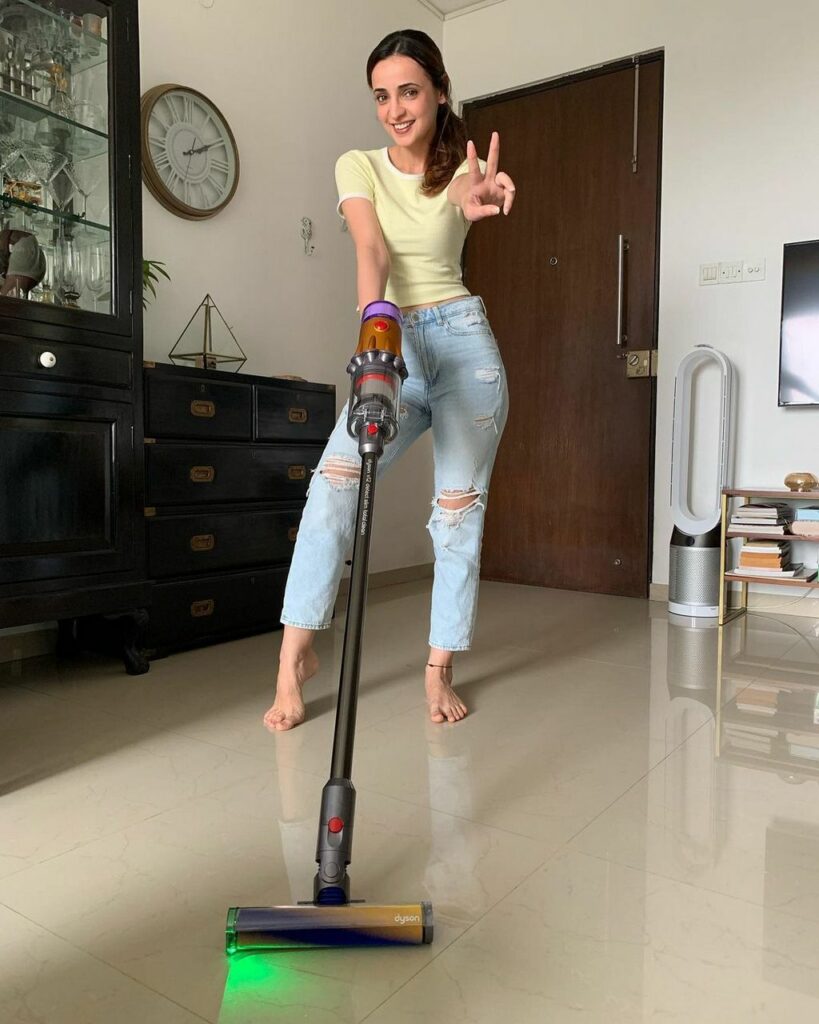 Sanaya Irani Feet (33 photos)