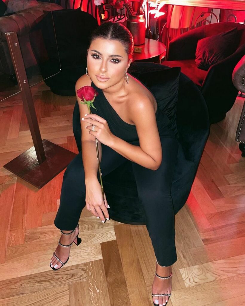 Mina Alsheikhly Feet (74 photos)