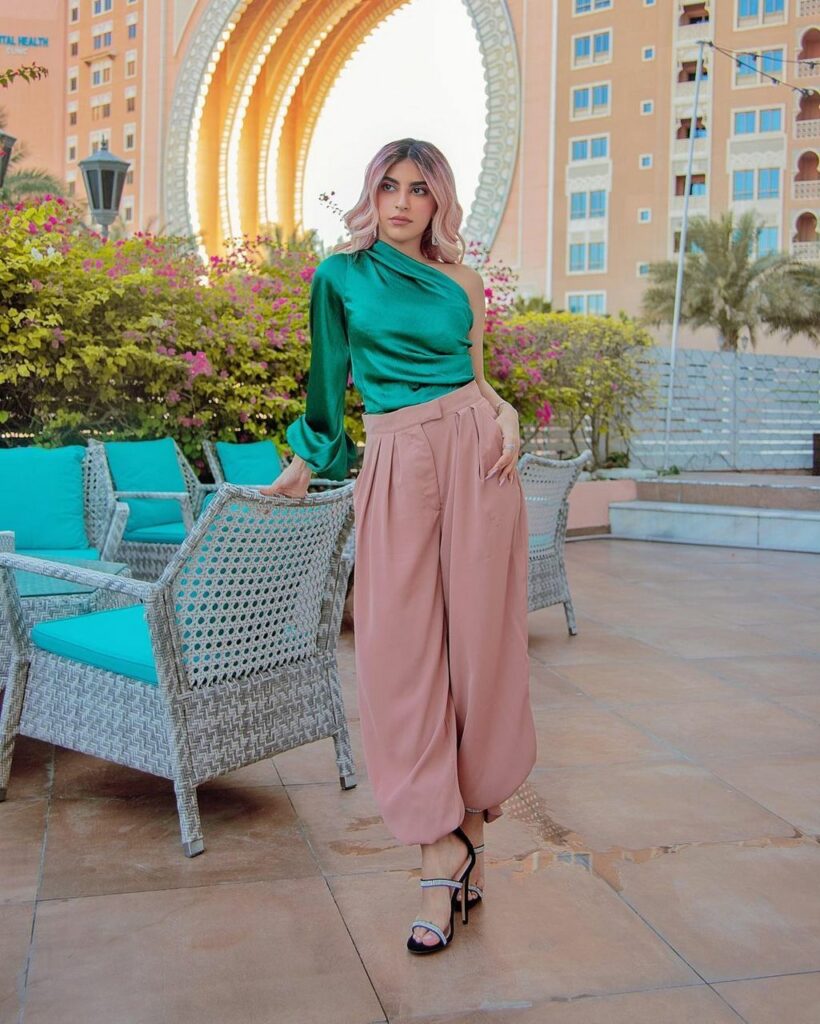 Shouq Mohammed Feet (183 photos)