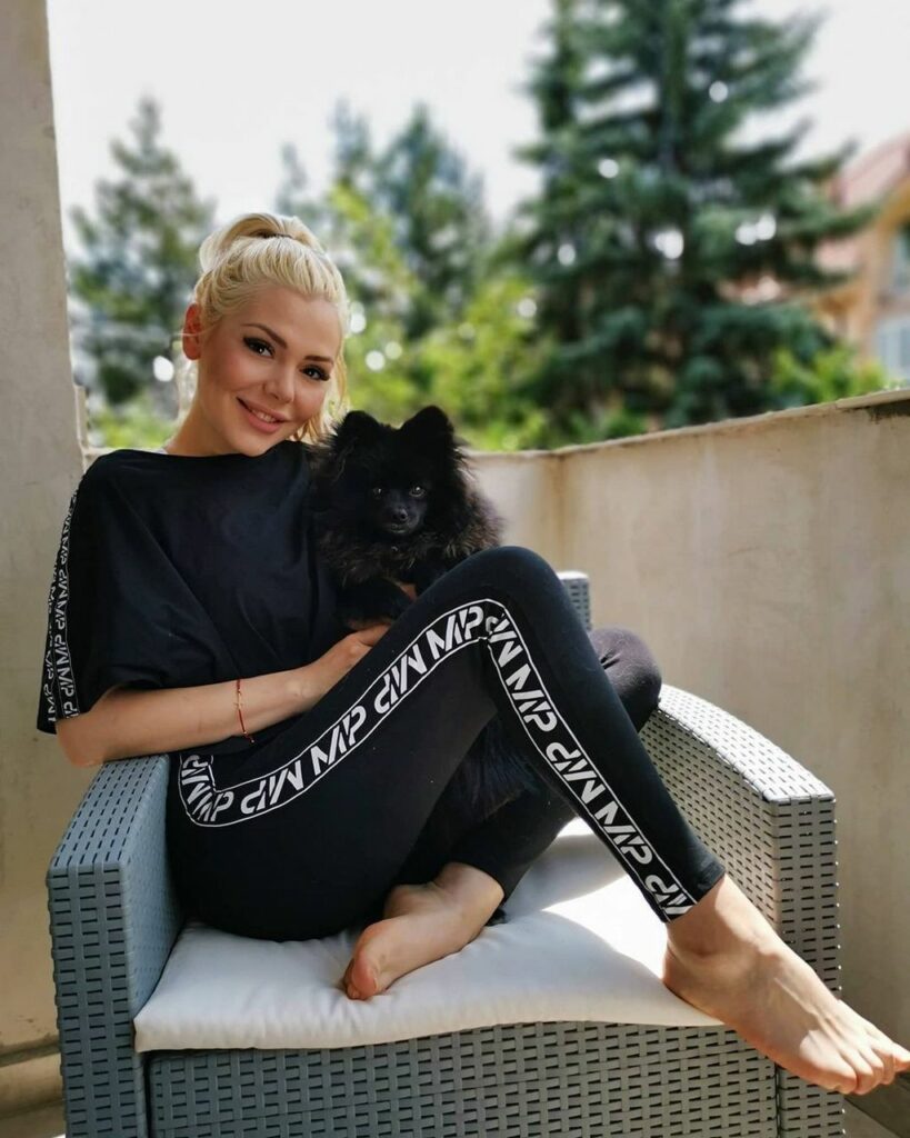 Kalina Kuzmanova Feet (59 photos)