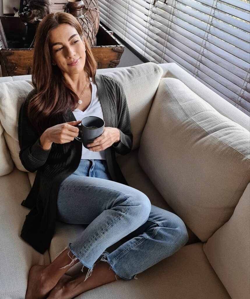 Andrea Serna Feet (48 photos)