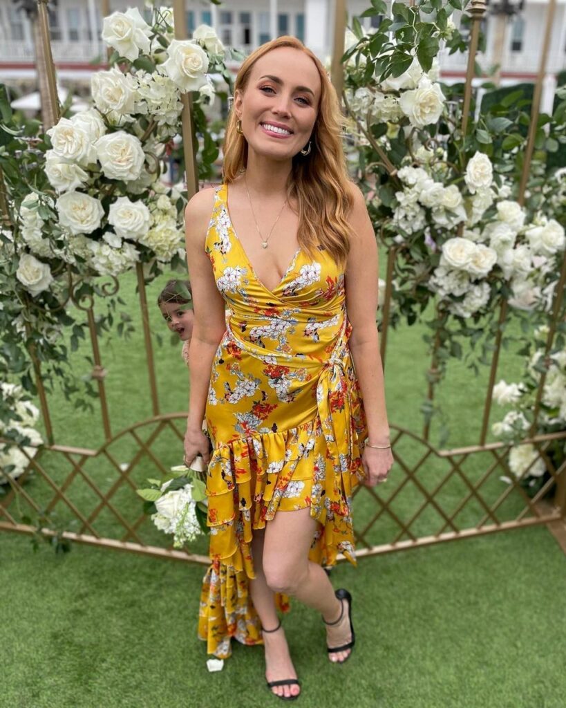 Kara Connolly Feet (14 images)