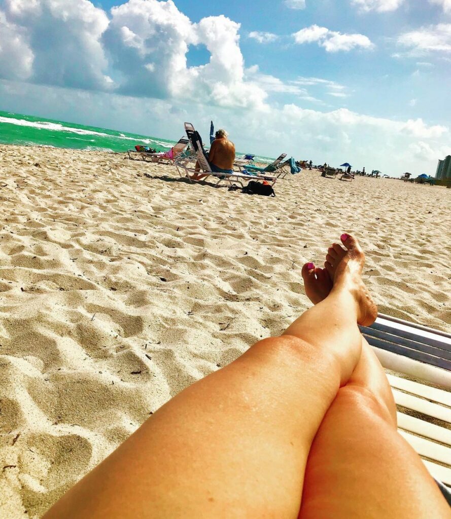 Melanie Smith Feet NSFW Feet Pics Celeb Feets