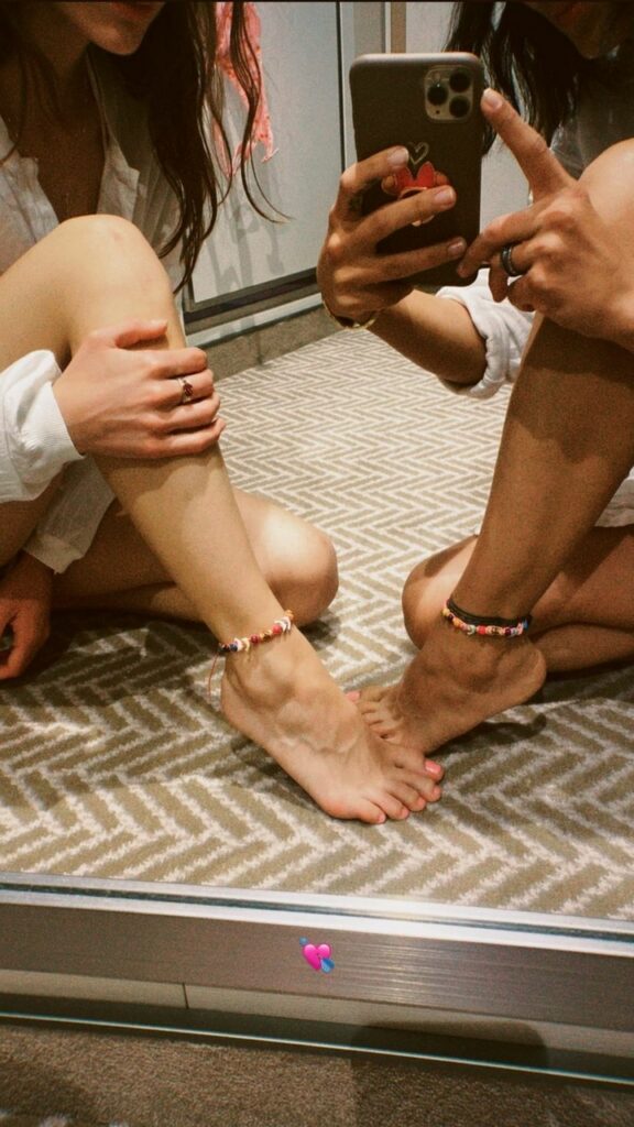 Simmi Singh Feet (5 images)
