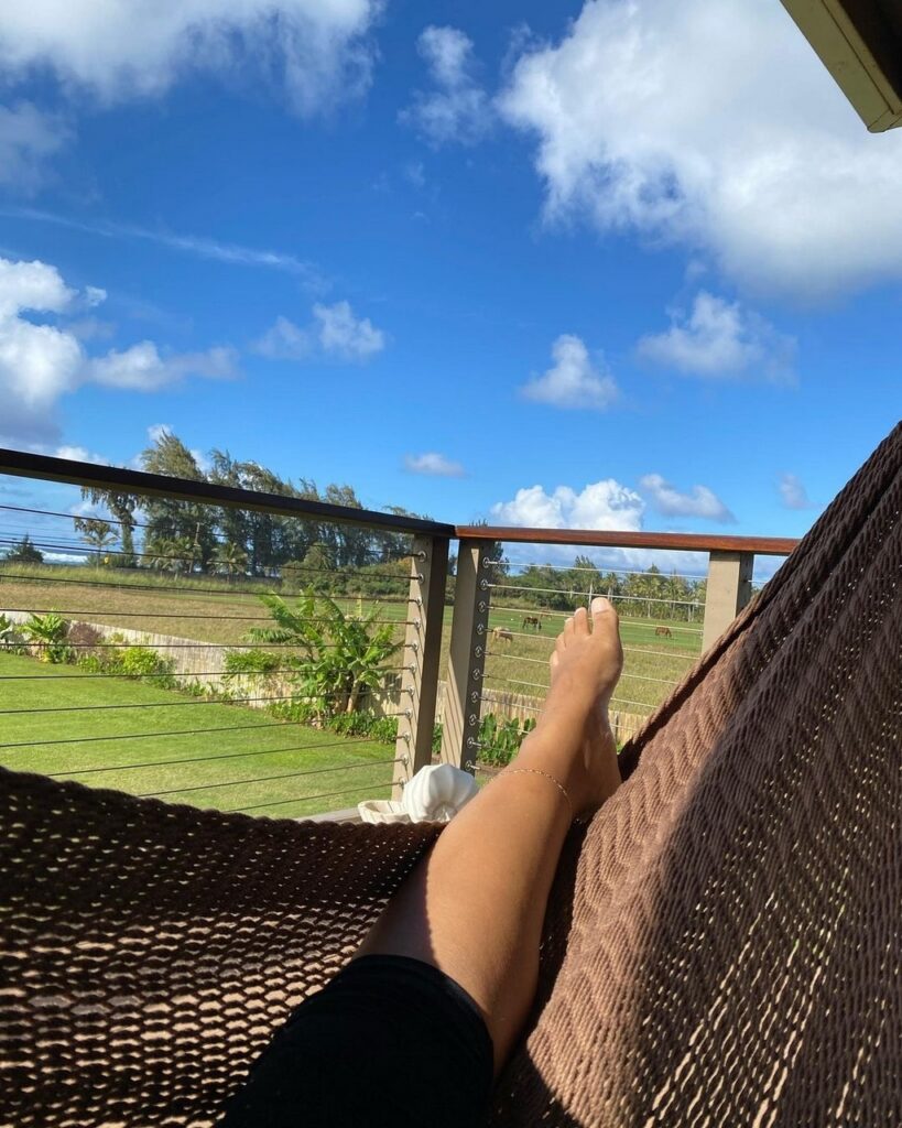 Angela Pitts Feet (3 pictures)