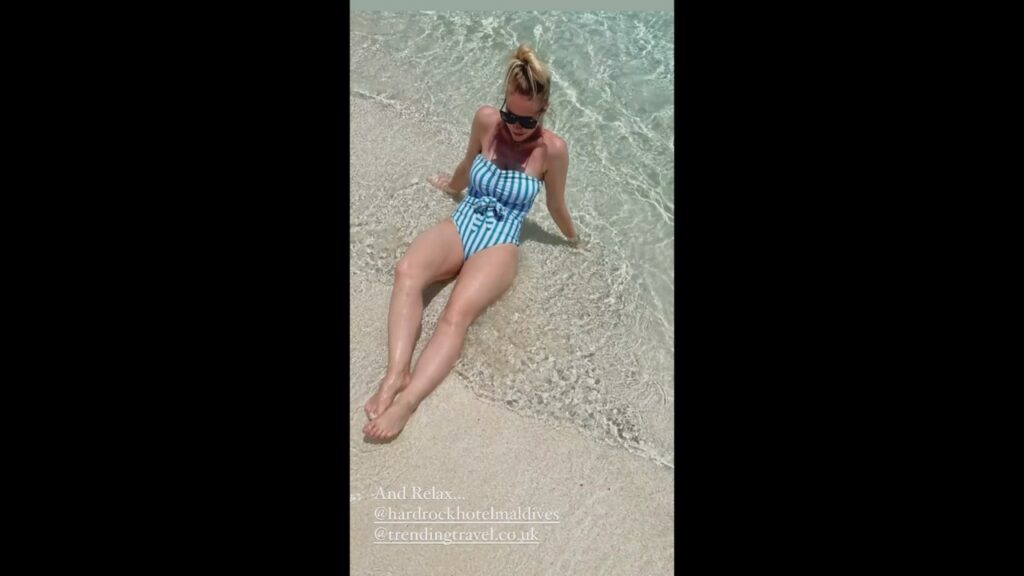 Laura Hamilton Feet (10 pictures)