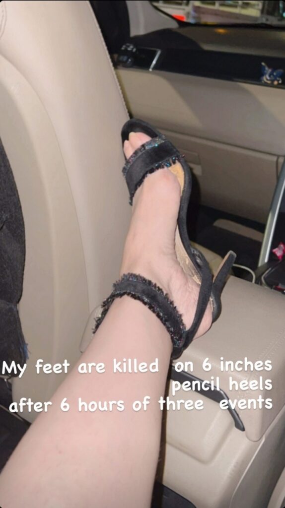 Saumya Tandon Feet (2 photos)