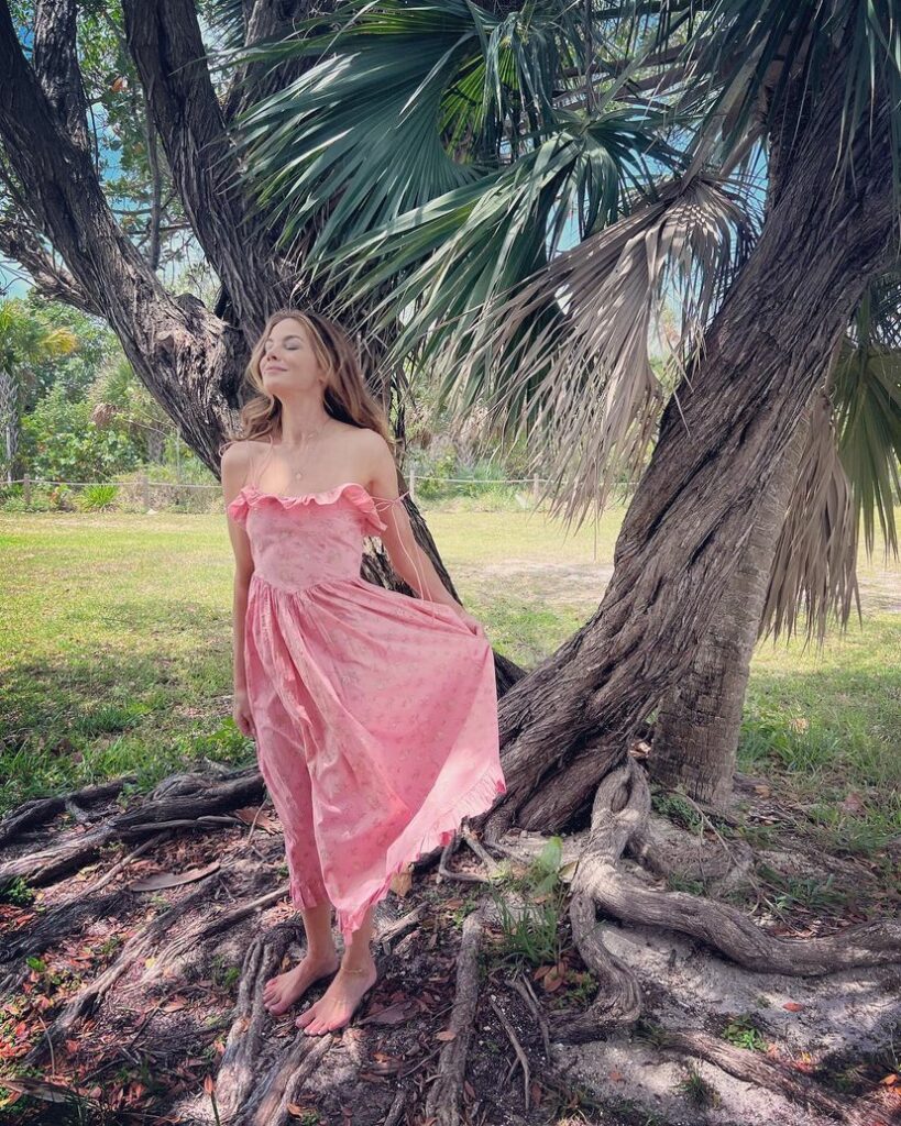 Michelle Monaghan Feet (3 images)