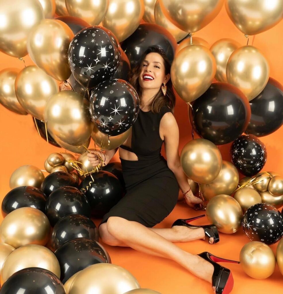 Carmen Villalobos Feet (2 pictures)