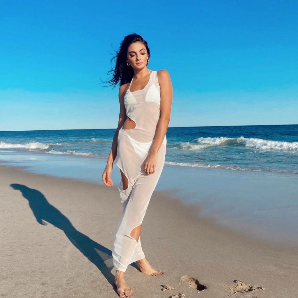 Paige Desorbo Feet (6 images)