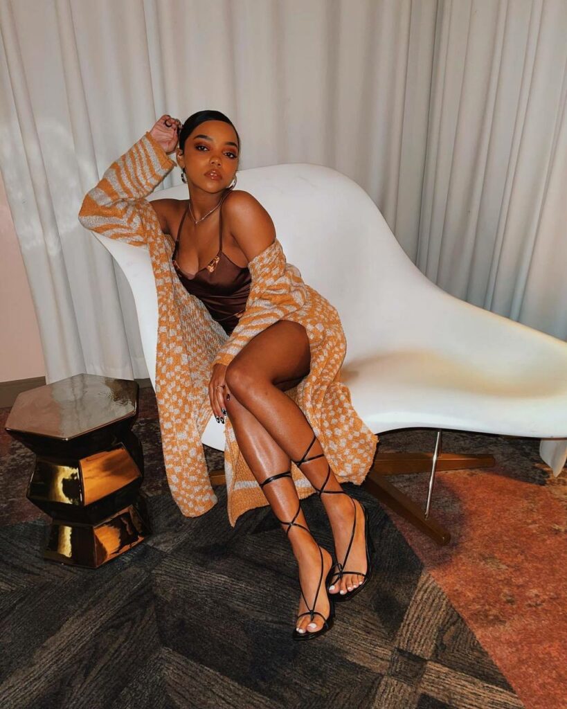 Regan Aliyah Feet (5 photos)