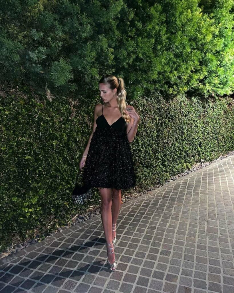 Ida Lundgren Feet (3 images)