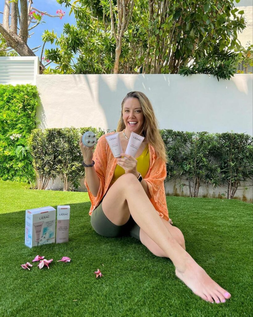 K Bra Subasi Feet (2 photos)