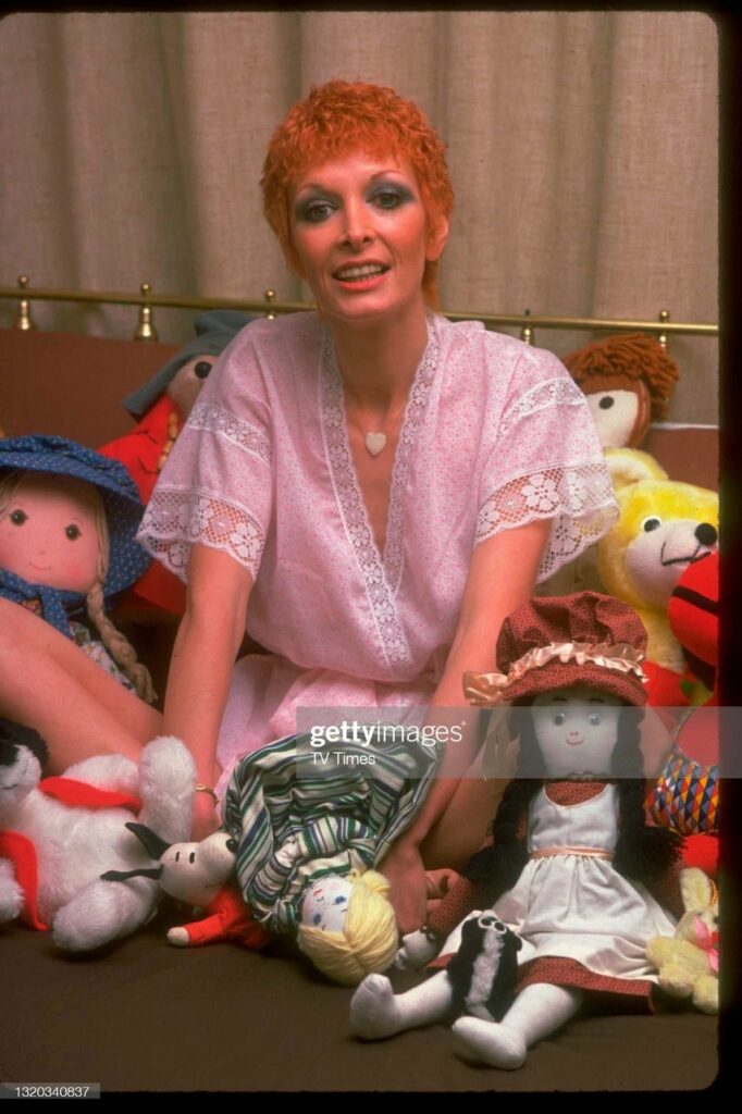 Marti Caine Feet (4 photos)