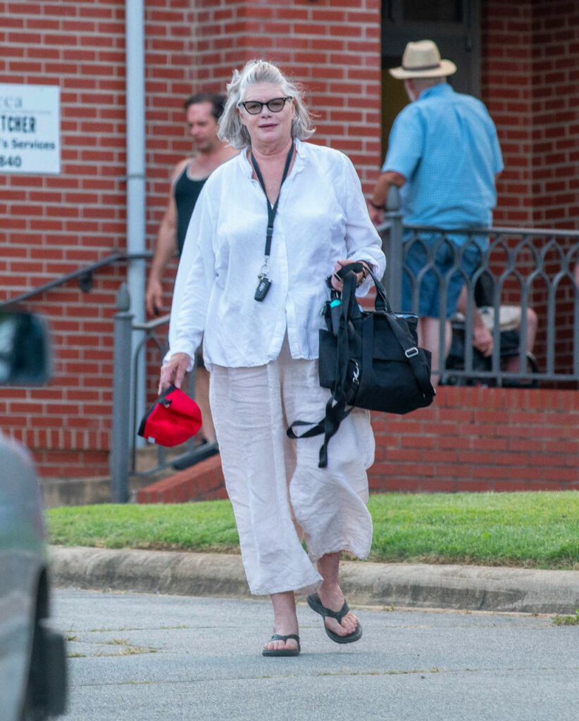 Kelly Mcgillis Feet (3 photos)