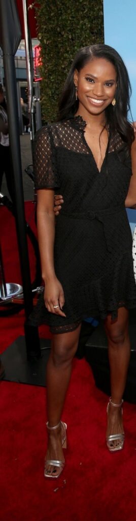 Journee Brown Feet (3 photos)