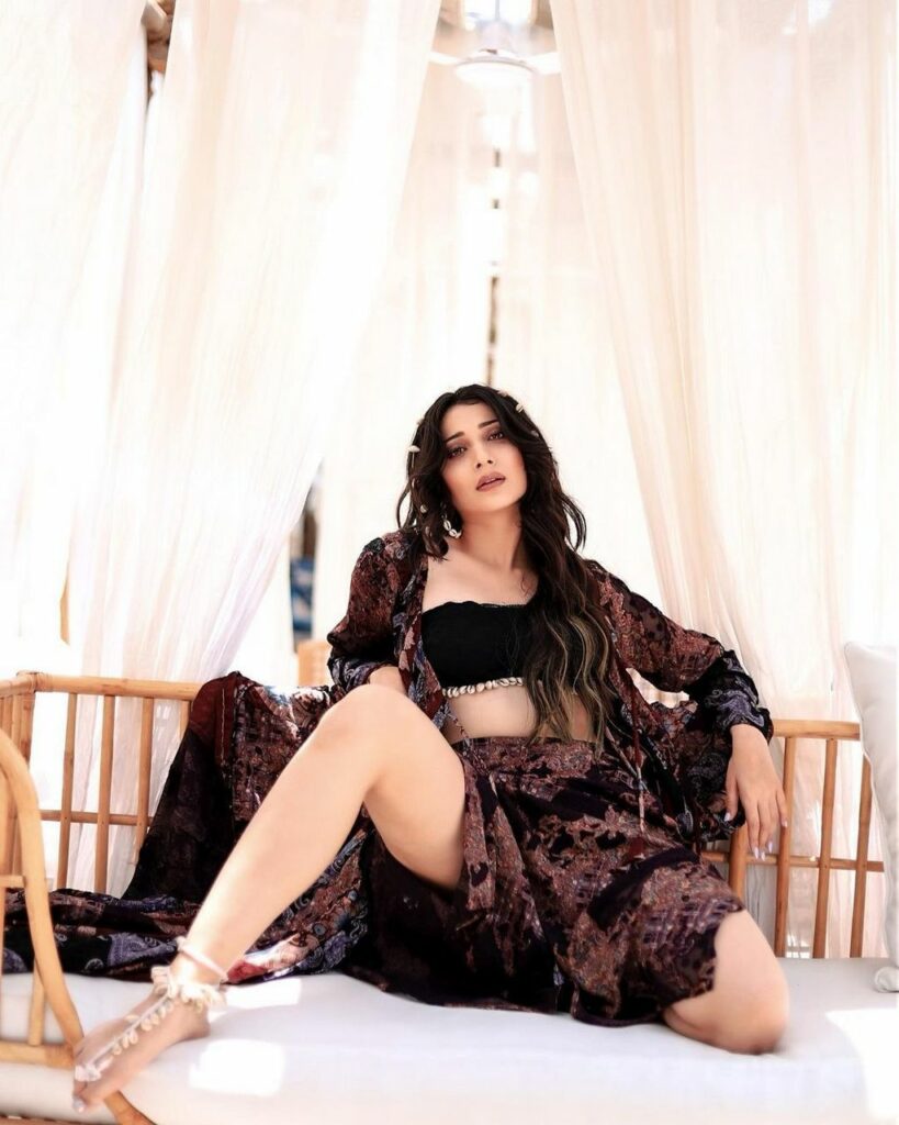 Vrushika Mehta Feet (3 images)