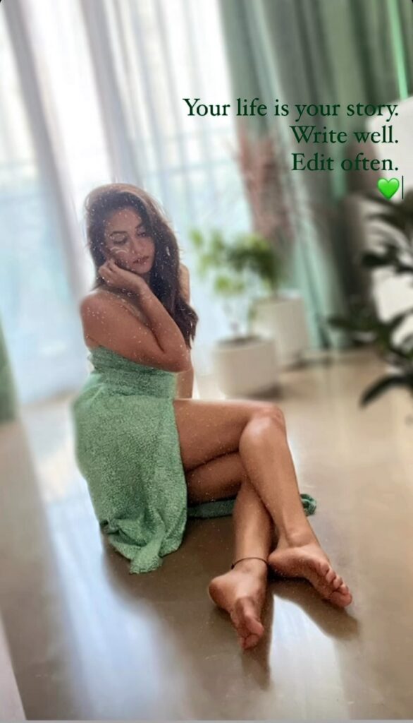 Kharbanda Kriti Feet (2 images)