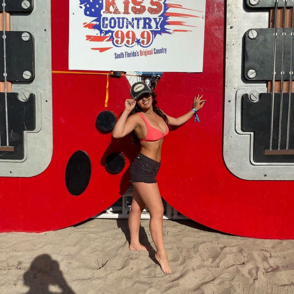 Victoria Vida Feet