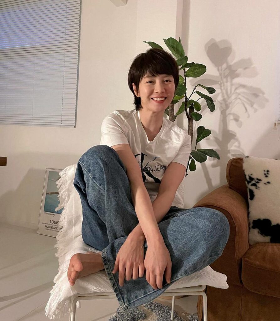 Song Ji Hyo Feet