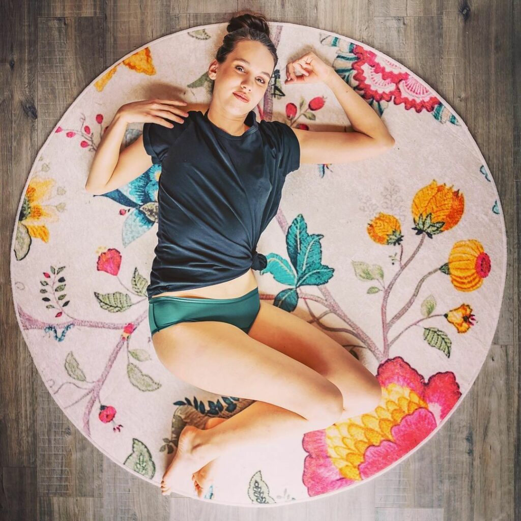 Michaela Tomesov Feet