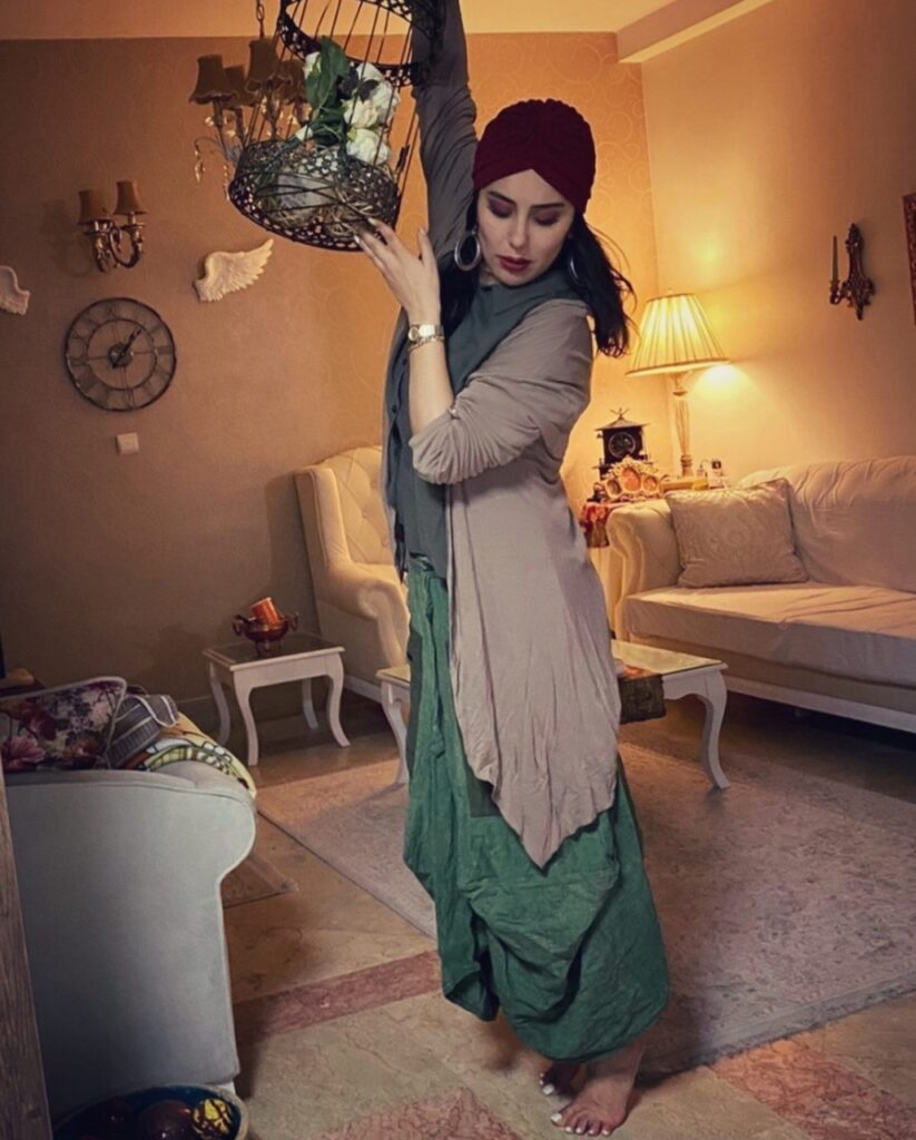 Sheida Yousefi Feet